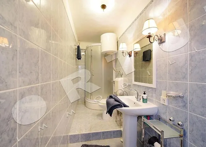 Augusta Ferri * 로비니