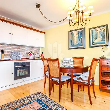 Διαμέρισμα Augusta Ferri Ρόβινι