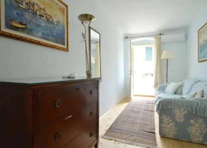 Augusta Ferri Ровинь